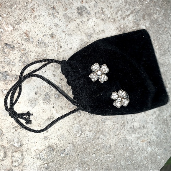 Sterling 4 leaf clover zirconia  pierced earrings - Picture 1 of 5